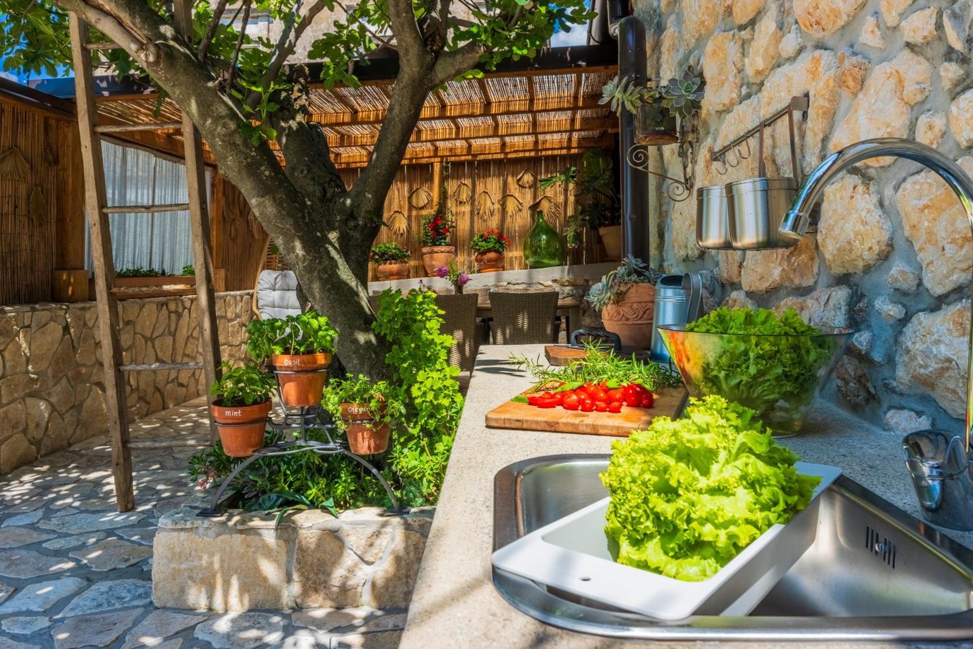 Villa Cocoon - Vacation Home With Heated Pool & Garden Bribir  Extérieur photo
