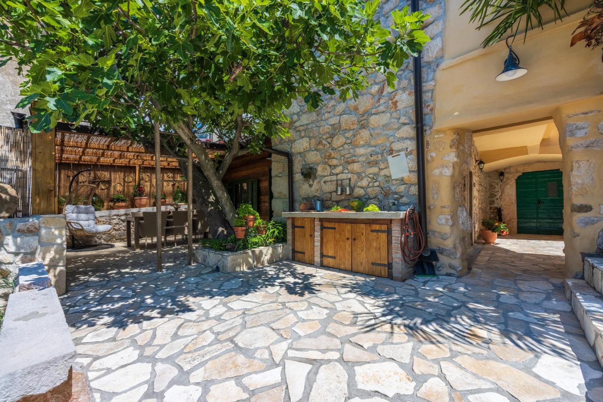 Villa Cocoon - Vacation Home With Heated Pool & Garden Bribir  Extérieur photo